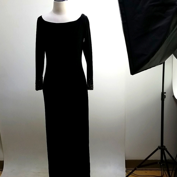 Black Velvet Floor Length Stretch Gown. Size 8. - Picture 2 of 4